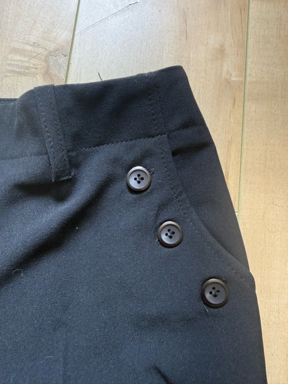 Vintage Jessica Black Bermuda Shorts with Button Detail Made In Canada - Picture 2 of 5